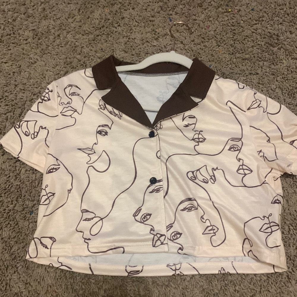 cropped crème button up